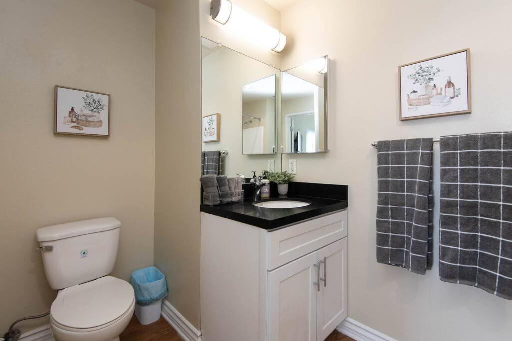Apartment Santa Monica Pier 5 Min Walk Sleeps 5 Near Promenade